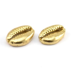 Brass Shell Finding, 4 Raw Brass Cowrie Shell Findings, Pendants, Charms, Earrings, Beads 16-23MM  E276