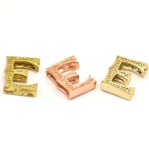 Pingentes de 3 letras, 3 alfabetos de letras de latão, opções de acabamento em ouro rosa e ouro, letras maiúsculas, pingente inicial de letra para colares personalizados