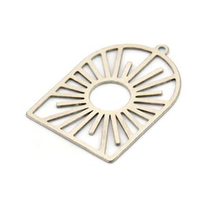Silver Sun Charm, 4 Antique Silver Plated Brass Sun Shaped Charms With 1 Loop, Charm Pendants, Findings (34x24x0.60mm) A5205