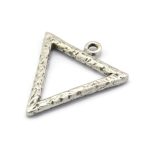 Silber Element Charme, 2 Strukturierte Antikes versilbertes Messing Wasser Element Symbol Charme mit 1 Schlaufe (26 x 23 mm) N1975 H1499