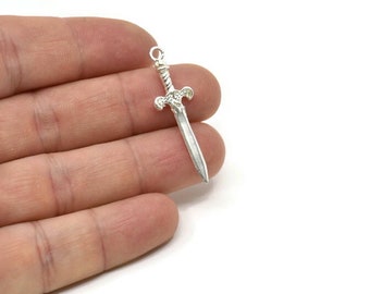 Wisiorek Miecz Rycerski, 2 matowe srebrne zawieszki z mosiądzu w kształcie miecza z 1 pętelką (36 x 10 mm) N0248