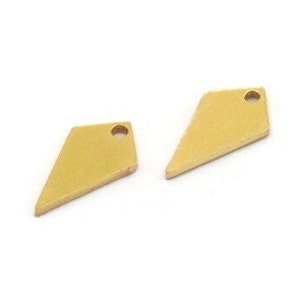 Puede incluir: Dos dijes de metal de forma de diamante de color dorado con un agujero en la parte superior para sujetar a joyas u otras manualidades.