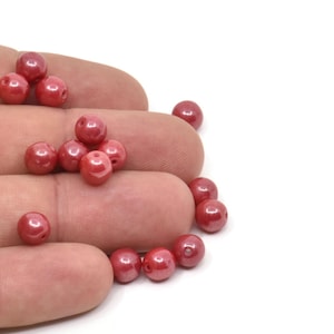 Vintage Red Bead, 24 Vintage Glass Faceted Red Beads (7mm) CF94 T023