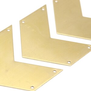 7 Raw Brass Chevrons 4 Holes  (50x25x0.80mm) N0642