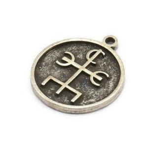Nordic Runes Charm, 2 Antique Silver Plated Brass Viking Talisman Of El Mago Symbol Charms With 1 Loop, Viking Runes (20x17x1.5mm) N2040