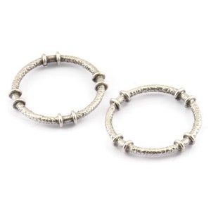 Silver Circle Connectors, 4 Textured Antique Silver Plated Brass Circle Connectors (26x4x2mm) U095