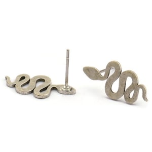 Silver Snake Earring, 8 Antique Silver Plated Brass Snake Stud Earrings (18x8x0.80mm) A2657 Q0426