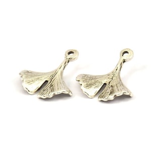 Antique Silver Gingko Pendant, 4 Antique Silver Plated Brass Leaf Charms (18x15mm) N0443