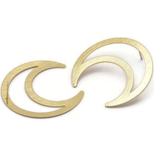 Gold Moon Earring, 2 Textured Gold Plated Brass Moon Stud Earrings (42x16x0.80mm) M073 A1549 Q1046