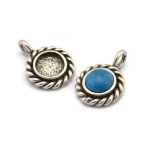 Silver Round Charm, 4 Antique Silver Plated Brass Round Charms With 1 Loop - Pad Size 6mm (15x11mm) N2067 H1516