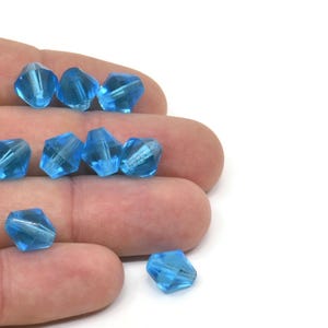 Vintage Blue Bead, 12 Vintage Glass Faceted Blue Beads (10x9.5mm) CF73 T097