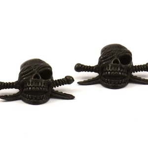 Black Pirate Finding, 1 Oxidized Brass Black Skull Head Bracelet Parts (21x16x8.5mm) N0376