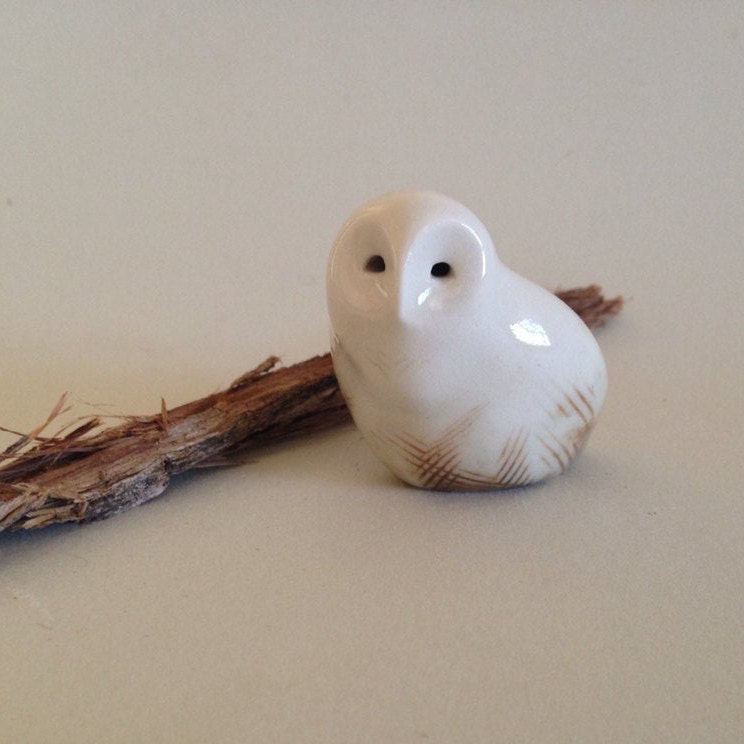 Snow Owl Figurine: Miniature Ceramic Decor
