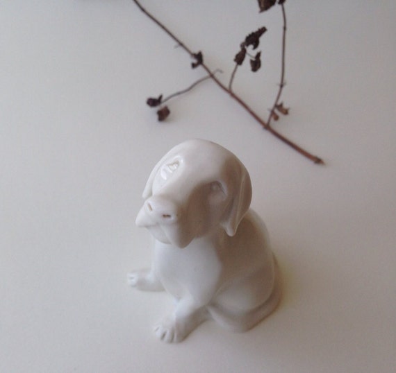 Porcelain Labrador Sculpture – Handcrafted Dog Figurine