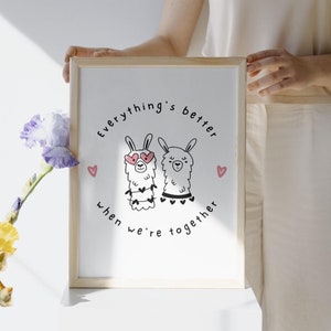 Geschenk, süßes Lama Paar Kunstdruck - 'Alles besser, wenn wir zusammen sind', lustiges Liebes Poster, entzückende Paar-Wanddekoration, Lama Liebesgeschenk