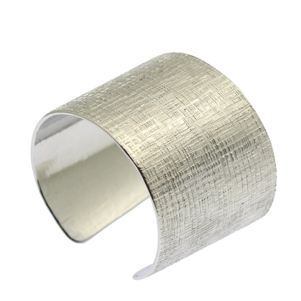 Linnen getextureerde aluminium manchet - Zilverkleurige statement armbanden - Aluminium sieraden voor vrouwen - 10e huwelijksverjaardagsgeschenken