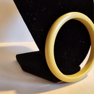 Vintage Yellow Bakelite Bangle Bracelet - Tested
