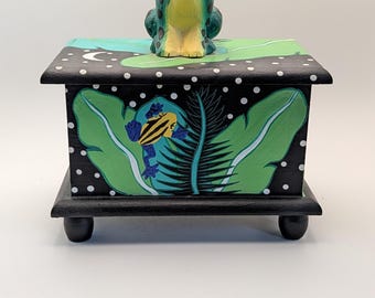 Hand-Carved Hand-Painted Wooden Frog Trinket Box, Balinese Folk Art Jewelry Chest made in Indonesia