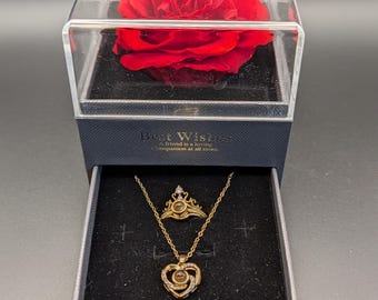 Geschenkdoos met geconserveerde roos met projectieketting en ring – Wishes Jewelry