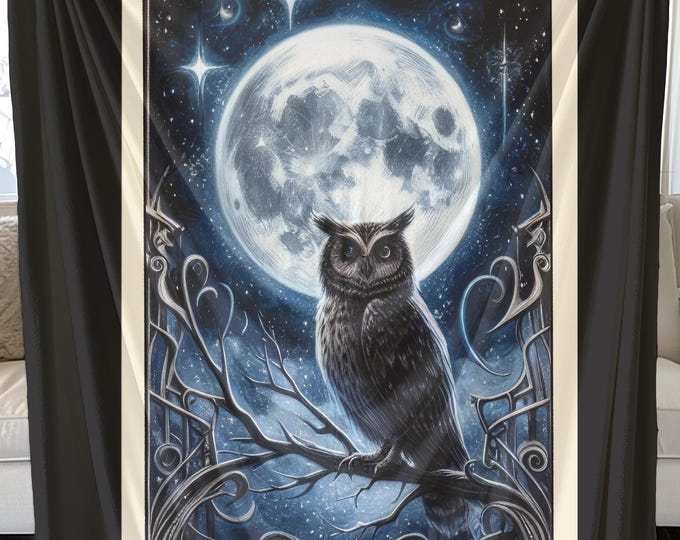 Friend of the Night Tarot Card Owl Blanket: Cozy Mystical Decor
