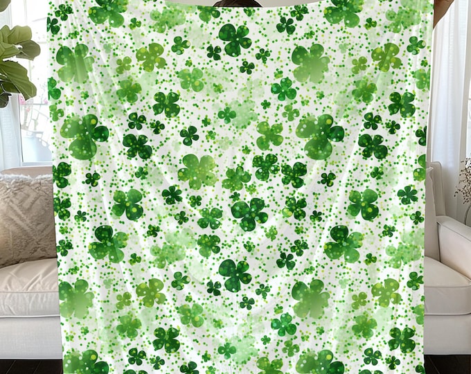 St. Patrick's Day Plush Blanket: Cozy 4 Leaf Clover Irish Decor