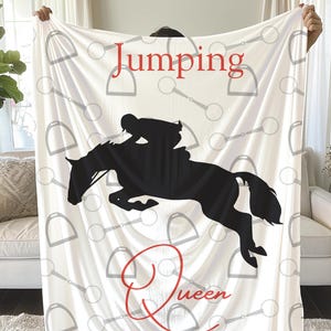 Jumping Queen Plush Blanket for Horse Lovers, Cozy Throw, Equestrian Gift, Soft and Comfy Decor, Perfect for Horse Enthusiasts