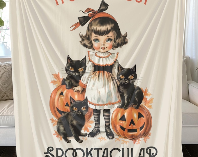Spooktacular Plush Blanket: Cozy Halloween Decor Throw