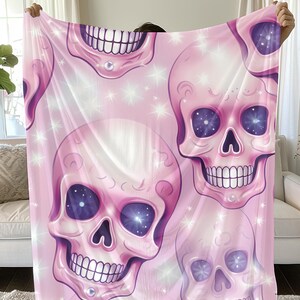 Pink Skulls Plush Blanket - Soft Throw for Home Decor and Cozy Comfort - Perfect Gift for Halloween & Goth Lovers, Fall Home Decor