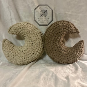 Moon-Shaped Pillow – Handmade Celestial Crochet Decor, Cozy and Soft, Perfect Gift for Dreamers