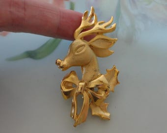Vintage Reindeer Brooch Pin Christmas Reindeer Holiday Pin Gold Plated Metal in Shiny and Matte Finishes Holly Leaves & Bow Estate Jewelry