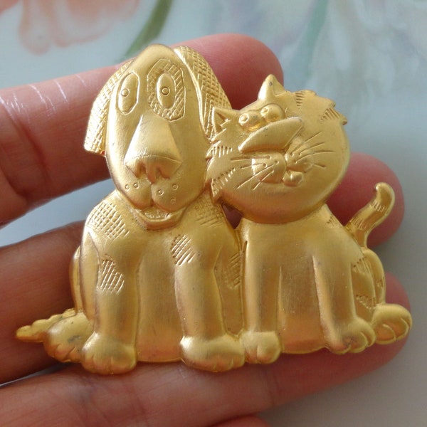 Vintage JJ Signed Best Friends Odd Couple Cat & Dog Pin Jonette Jewelry Gold Plated Matte Finish Funny Friends JJ Jonette Pin 1-5/8" x 2"