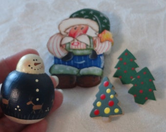 Vintage Artisan Hand Painted Wood Christmas Jewelry LOT Pins & Pair Earrings Signed Santa-Snowman-Painted Reindeer-Polka Dot Christmas Trees