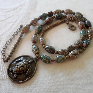 Vintage Tibetan Eye DZI Agate Bead Pendant Necklace Turtle Pendant Artisan Natural DZI Agate Beads Brass Decorative & Ball Spacer Beads