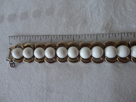 Early 1950s MONET White Lucite Link Panel Bracele… - image 4