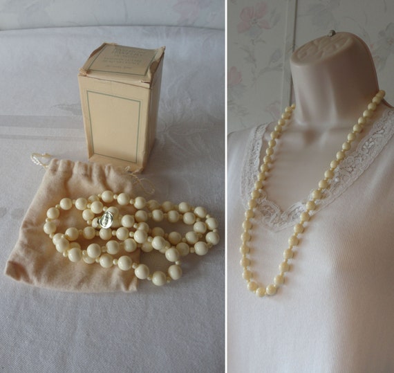 Unworn Vintage Glass Faux Pearls Necklace Silver Tone Clasp 24.5