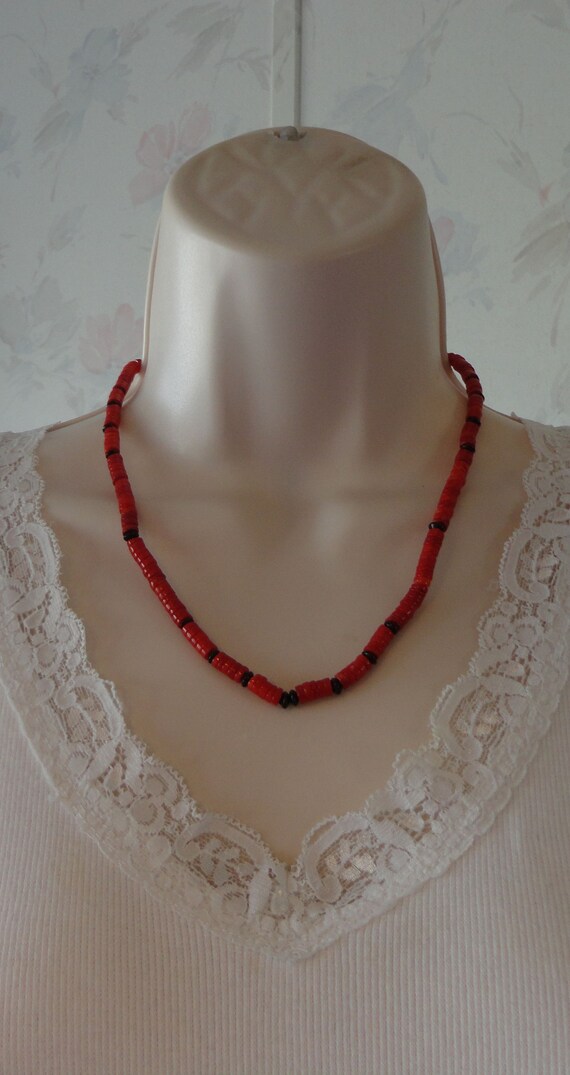 Vintage Natural Coral Heishi & Black Onyx Beaded … - image 3