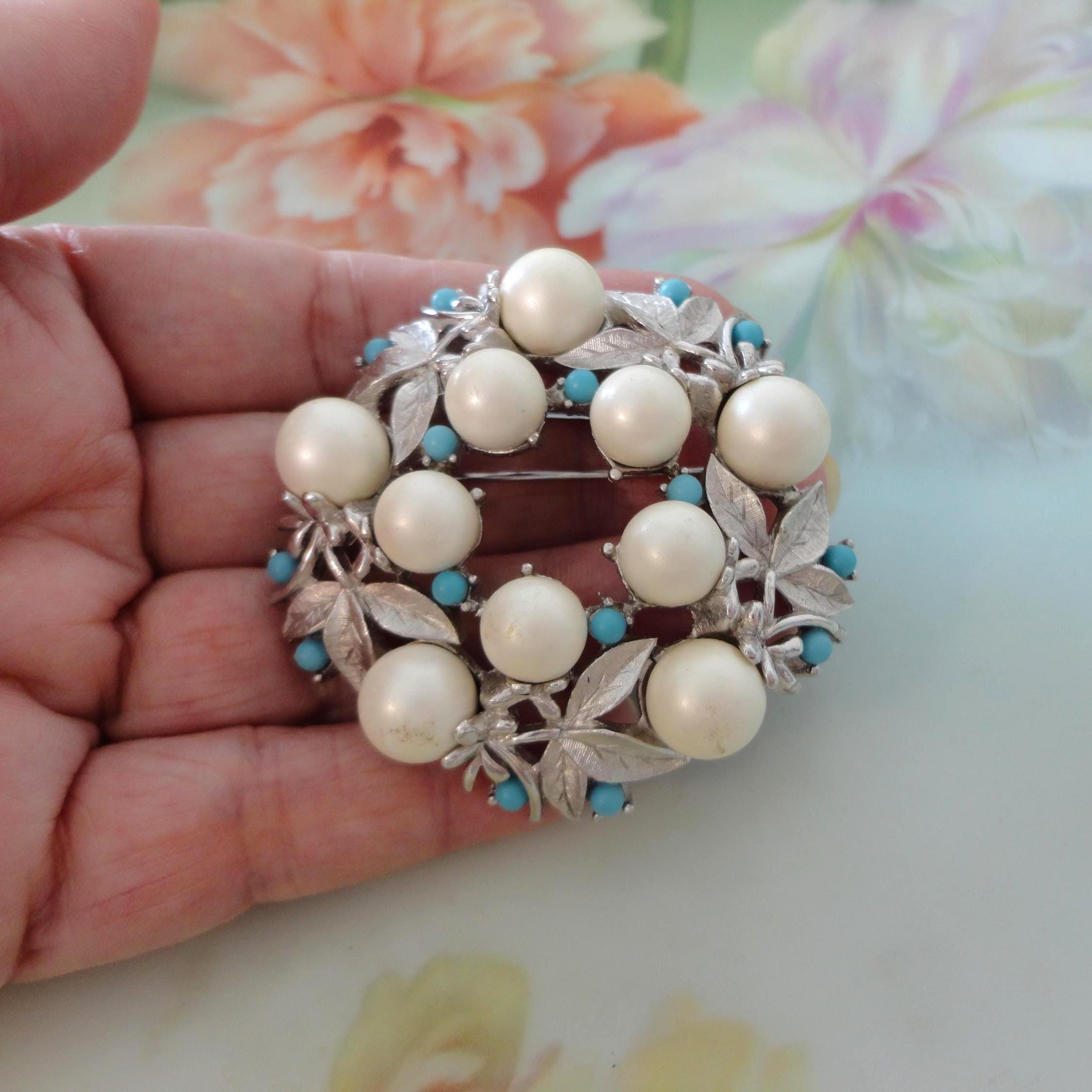 Sarah Coventry Leaf Brooch - Etsy