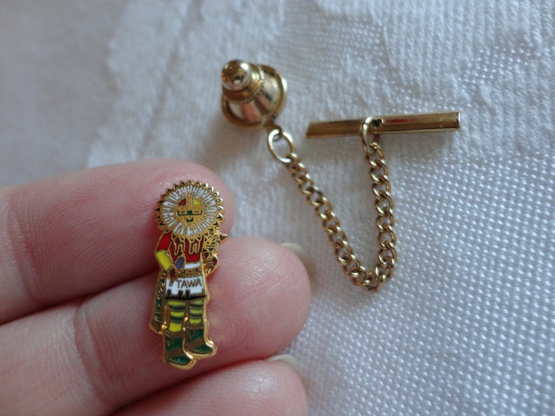 Vintage Native American Hopi Tawa Sun Kachina Doll Enamel Pinback Pin Chain Tie Tack Lapel Pin