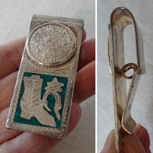 Vintage Hecho En Mexiko Geldklammer mit Scharnier Sterlingsilber Crushed Türkis Chip Inlay Maya Azteken Kalender Western Cowboy Boot & Spur