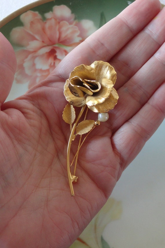 Vintage Kelly Waters Gold Flower Brooch Pin Gold P