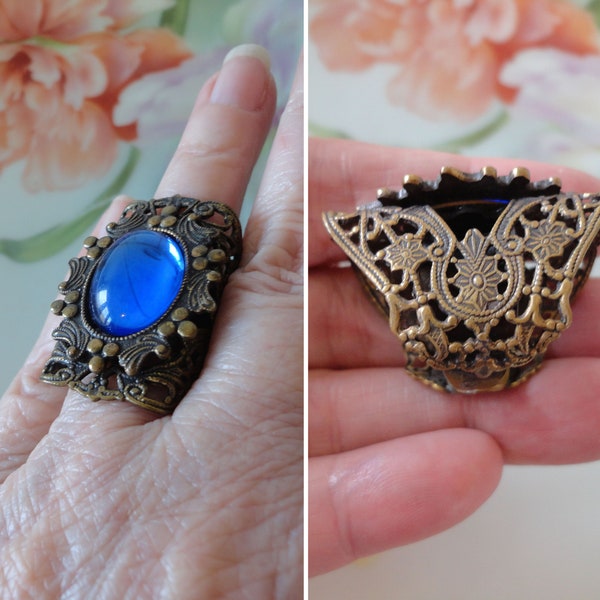 Vintage Kim Craftsmen Blue Art Glass Brass Filigree Ring Art Nouveau Style 1960s Oversized Statement Finger Ring Size 6 Estate Jewelry