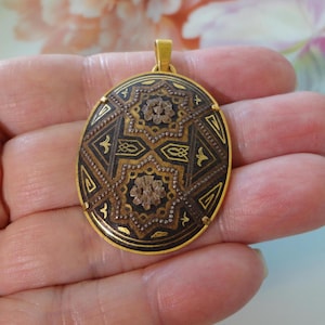 Vintage Spanish Damascene Pendant 24k GP Made in Toledo Spain Arabesque Geometric Pattern Spanish Damascene Pendant Estate Jewelry