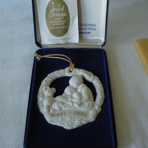 Vintage GORHAM Parian Porcelain Christmas Medallion Series &quot;Joys of Christmas&quot; 1980 Issue Ornament Called &quot;CHRISTMAS STORY&quot; Ltd Edition