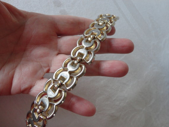 Early 1950s MONET White Lucite Link Panel Bracele… - image 3