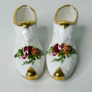 Royal Albert Old Country Roses Porcelain Shoe Pair – 4.5&quot; Collectible Figurines – Floral Gold Trim Vintage Decor – Made in England
