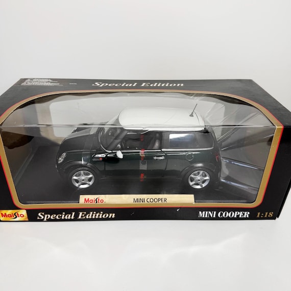 Maisto 1:18 Mini Cooper Diecast Model, Special Edition, Black With