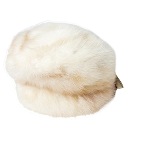 1960s White Fur Hat - Etsy Canada display picture 3