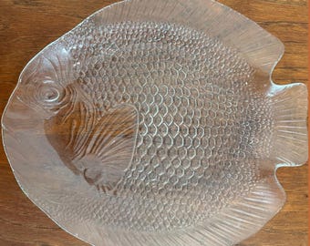 ヴィンテージ アルコロック フランス 大きな魚の形をしたガラスの皿と