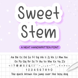 Peut inclure: Graphique numérique avec les mots "Sweet Stem" dans une police manuscrite, sur fond violet clair. La police est affichée dans une forme de nuage. En dessous, un alphabet complet, des chiffres et des symboles sont présentés.