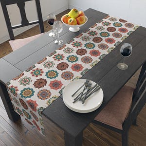 Boho Blumen Tischläufer, schicke Wohnkultur zum Essen, rustikale Tischdekoration, perfekt für Frühlingstreffen, Küchenaccessoire